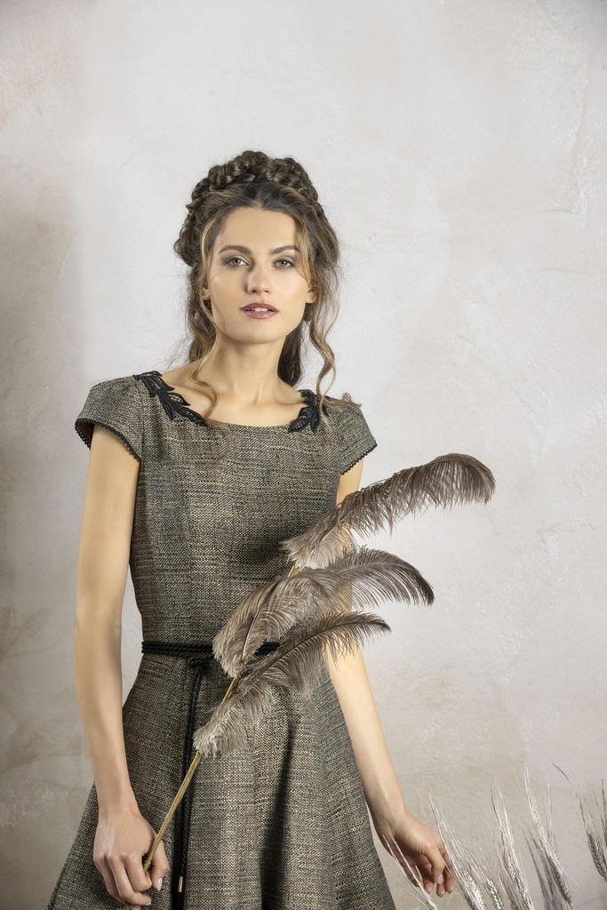 Sisi Midikleid mit schwingendem Rock gold