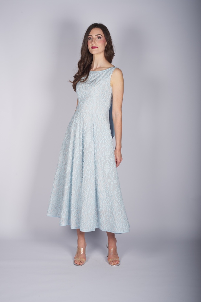 Kleid mit Schleife in himmelblau