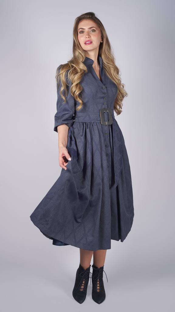 Kleid mit Gürtel in eisblau