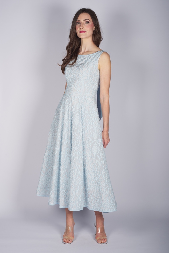 Kleid mit Schleife in himmelblau