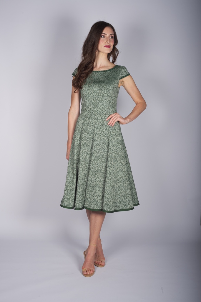 Schwingendes Bahnenkleid in tanne