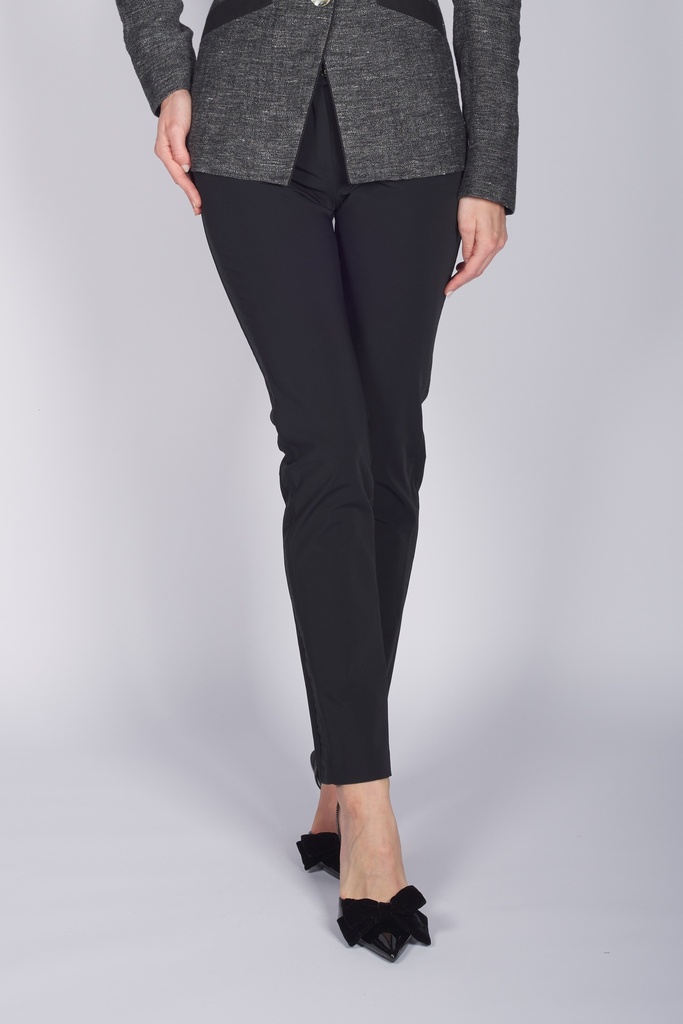 Damenhose in schwarz