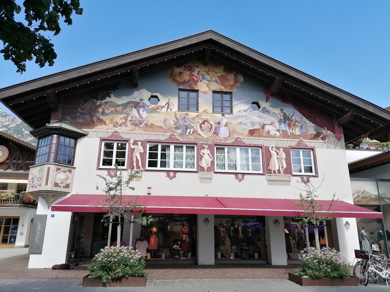 Trachten- und Modehaus Grasegger GmbH & Co.KG